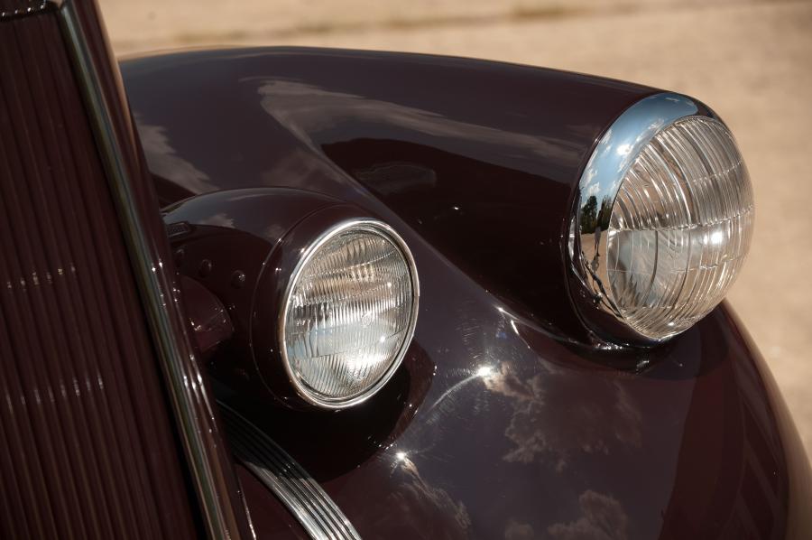  Pierce-Arrow Twelve 5-Passenger Sedan 1936 года  (фото 6 из 13)